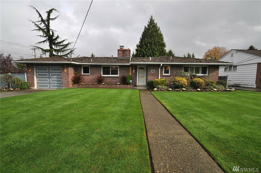 Property Photo:  4703 Alger Ave  WA 98203 