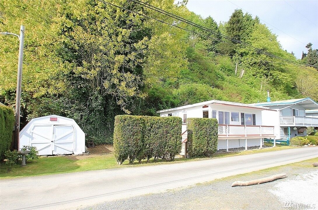 Property Photo:  3208 Shoreline Dr  WA 98282 