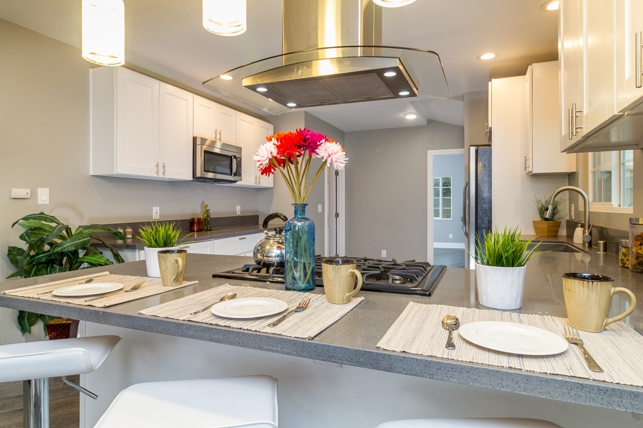Property Photo: 2440 Lincoln Ave CA 92104