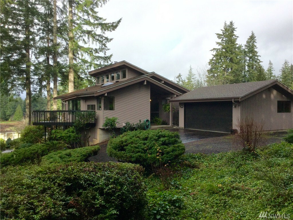 Property Photo:  200 E Country Club Dr  WA 98524 