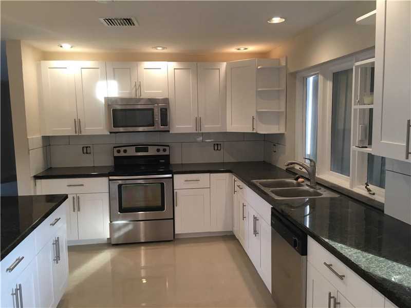 Property Photo: 4930 Johnson St FL 33021