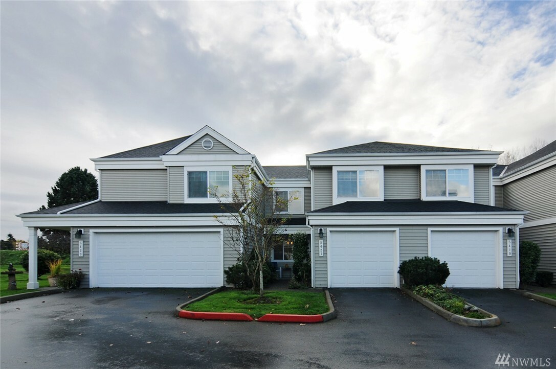 Property Photo:  5421 S 237th Place 14-2  WA 98032 