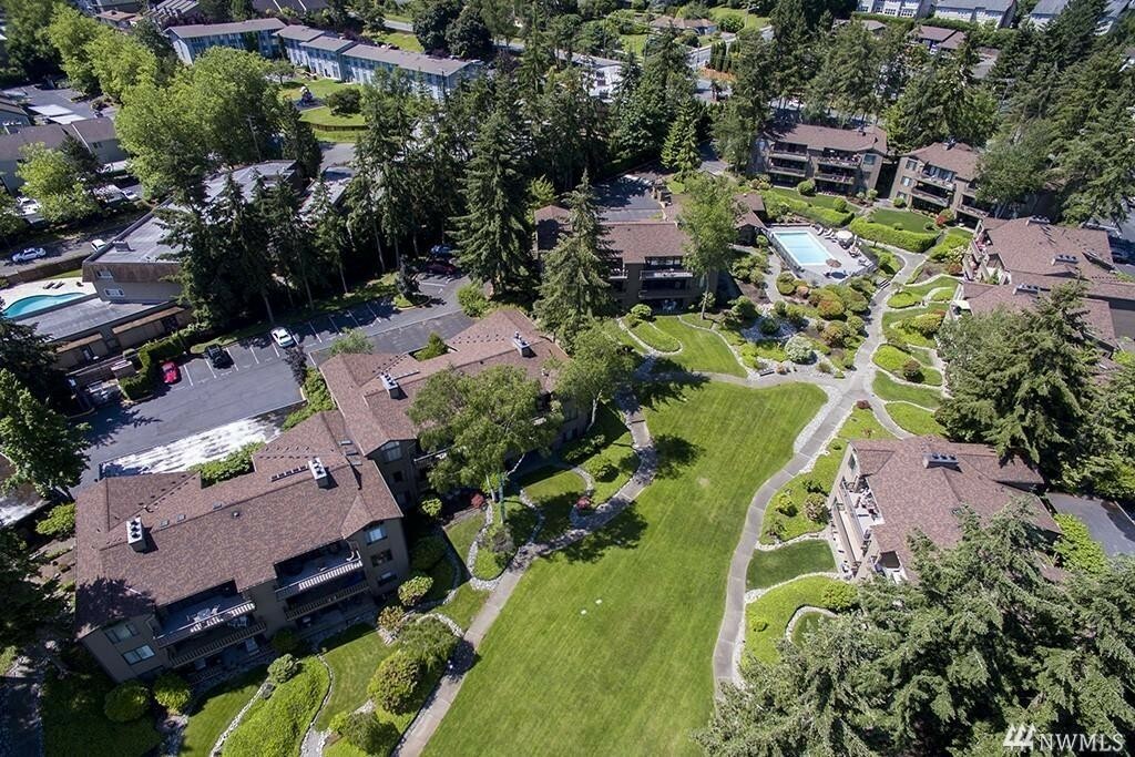 Property Photo: 17428 NE 40th Place C2 WA 98052