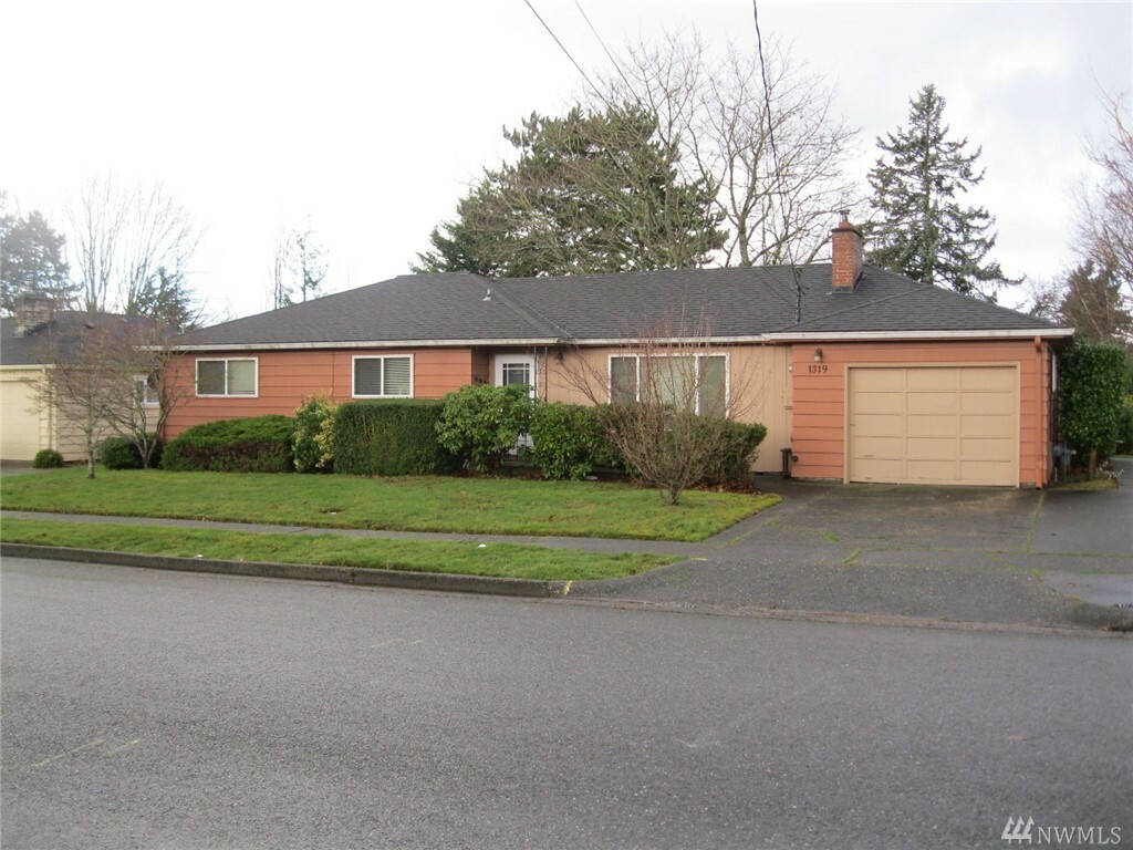 Property Photo:  1319 Quentin Ave  WA 98274 