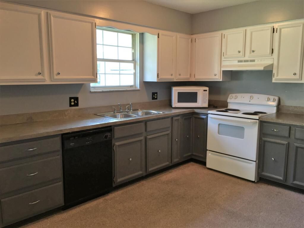 Property Photo:  199 Sherwood Downs S Road  OH 43055 