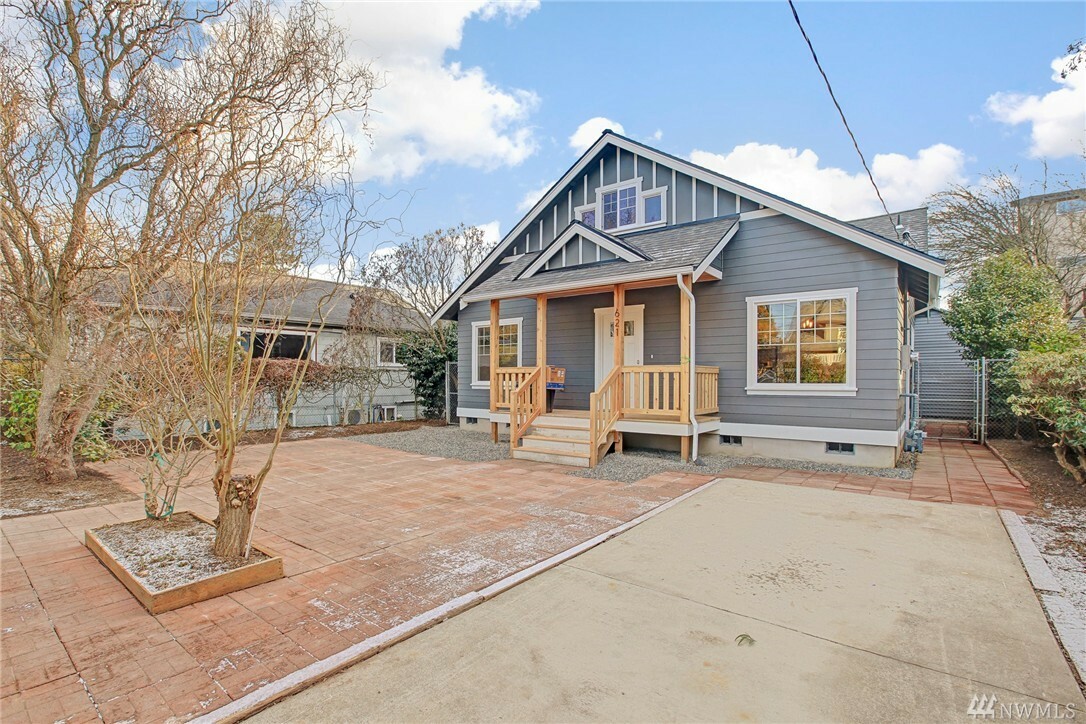 Property Photo: 621 NW 86th St WA 98117