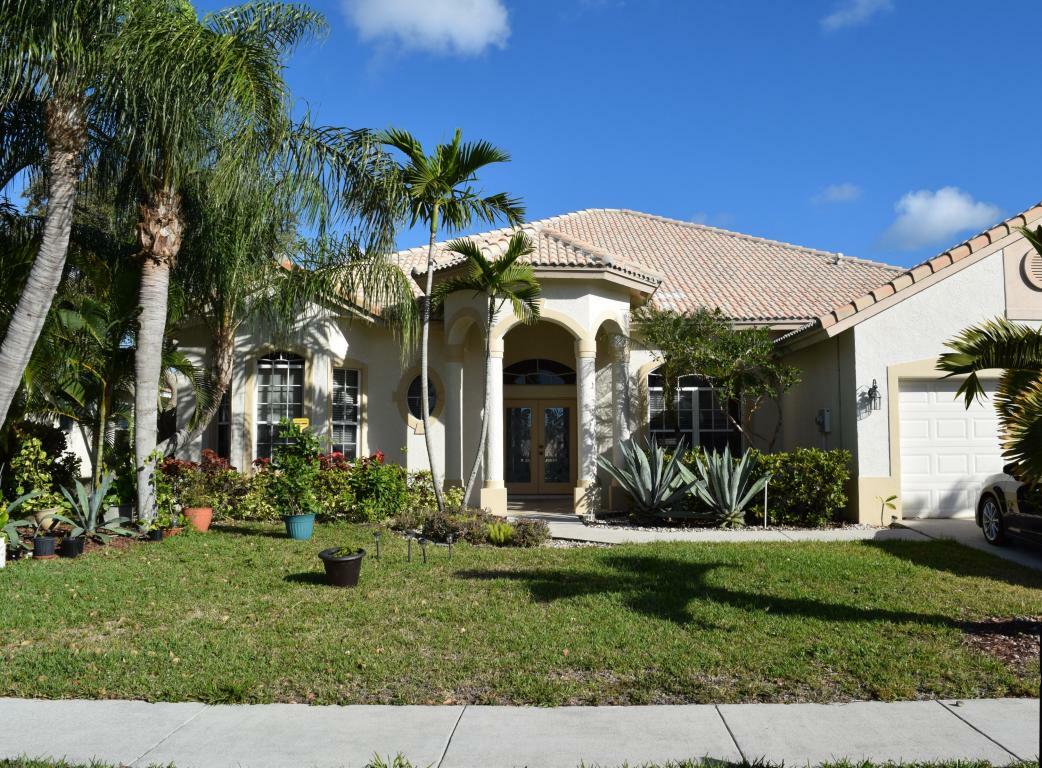 Property Photo:  7061 Peninsula Court  FL 33467 