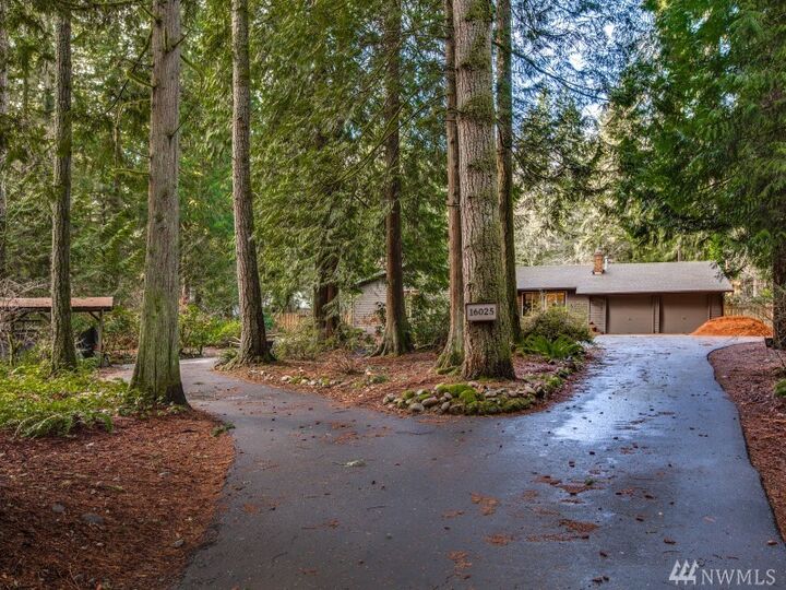 16025 266th Ave SE  Issaquah WA 98027 photo