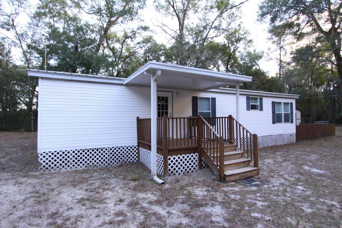 Property Photo:  1060 Coral Farms Road  FL 32140 