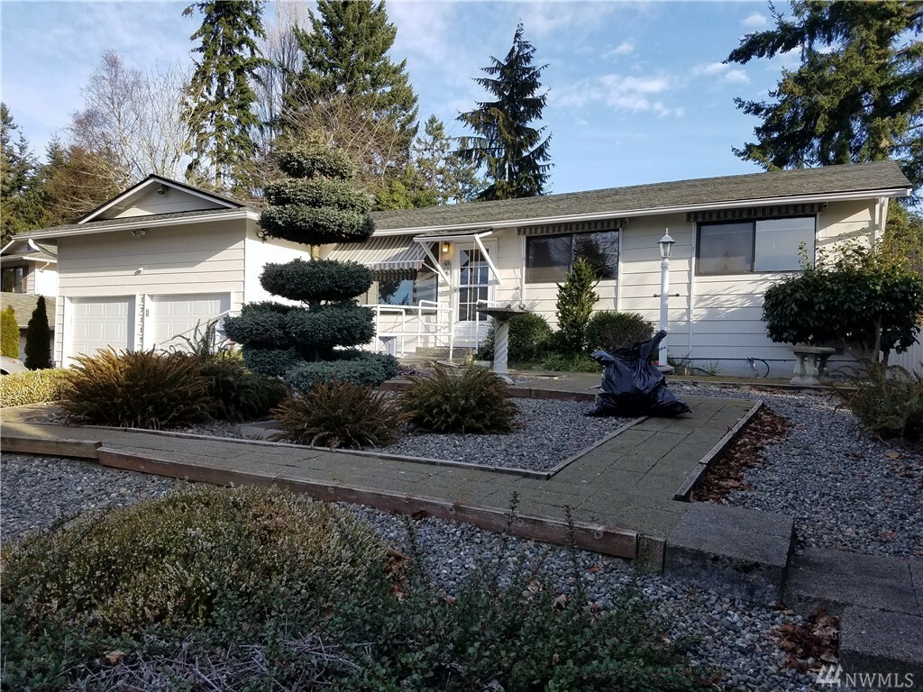 Property Photo:  17117 40th Ave W  WA 98037 