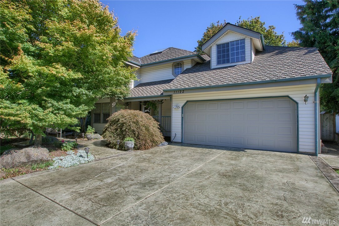 Property Photo:  11122 SE 220th Place  WA 98031 