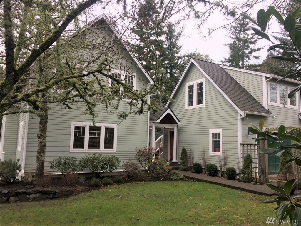 Property Photo:  2225 Fort Ward Hill Rd NE  WA 98110 