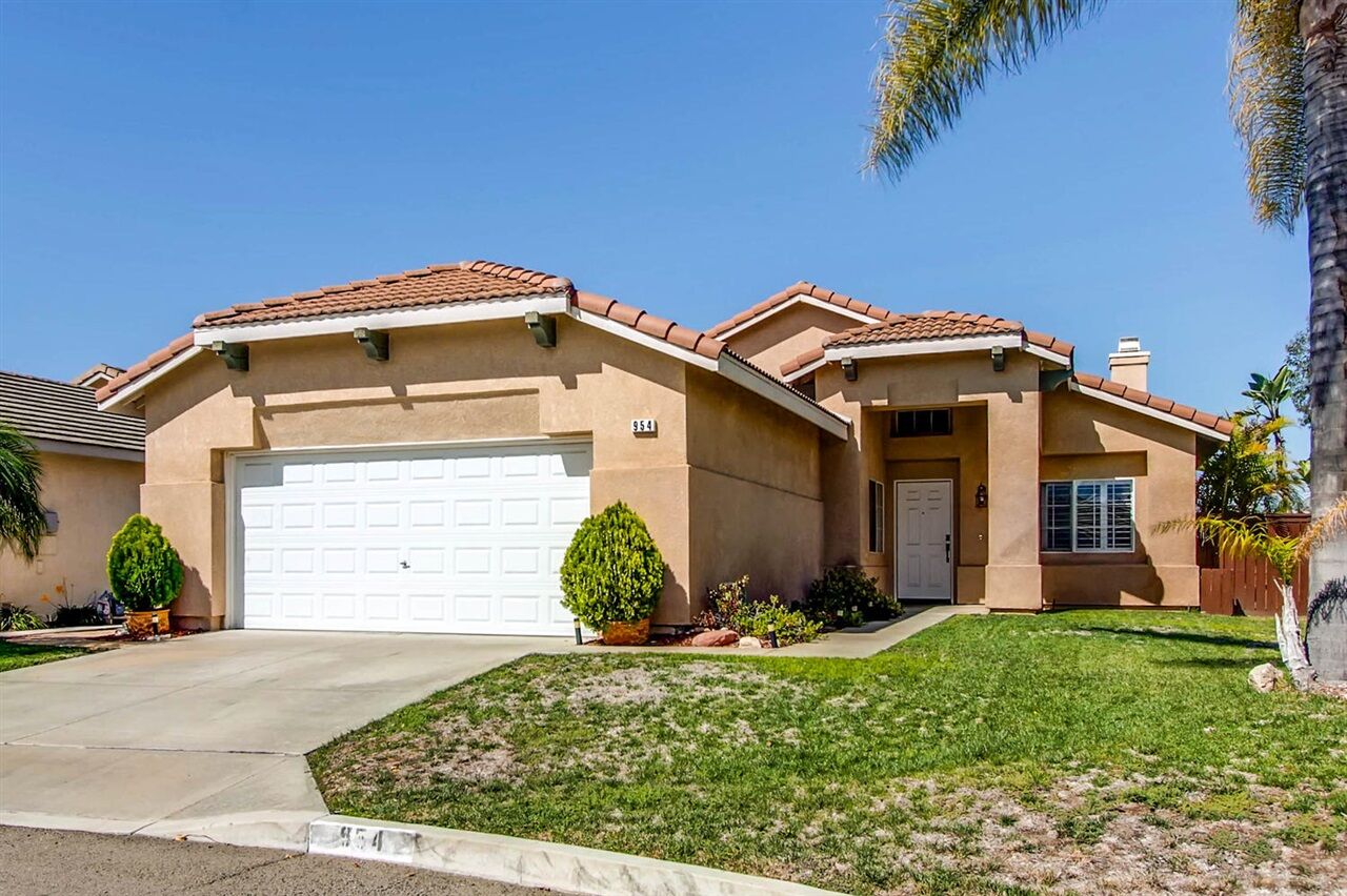 Property Photo:  954 Bel Air Dr E  CA 92084 
