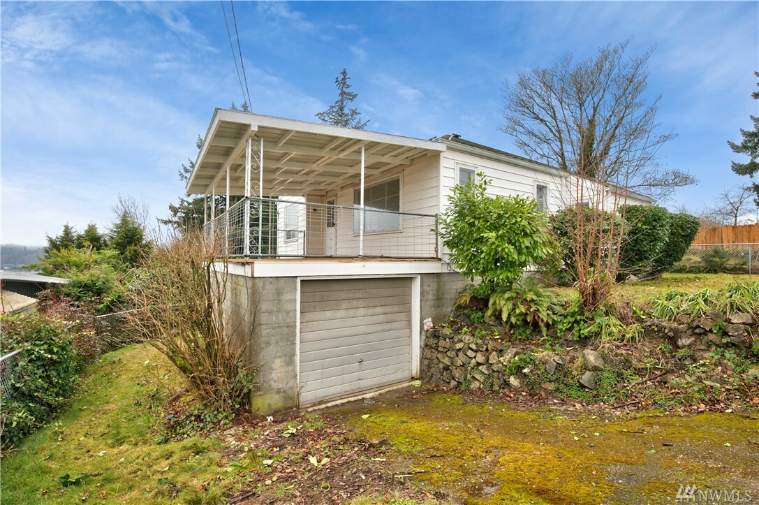 Property Photo:  3611 W D St  WA 98312 