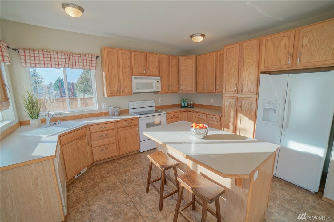 Property Photo: 8012 150th St E WA 98375