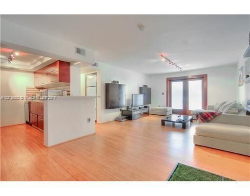 Property Photo:  201 Jefferson Ave 2D  FL 33139 