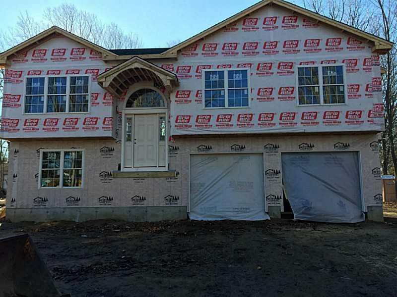 Property Photo:  41 Golden View Dr  RI 02919 