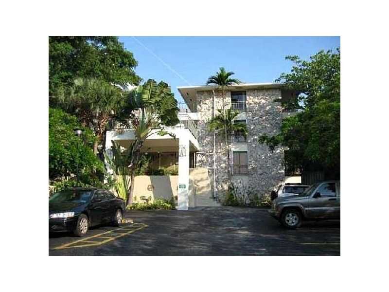 Property Photo:  2545 S Bayshore Dr 102  FL 33133 