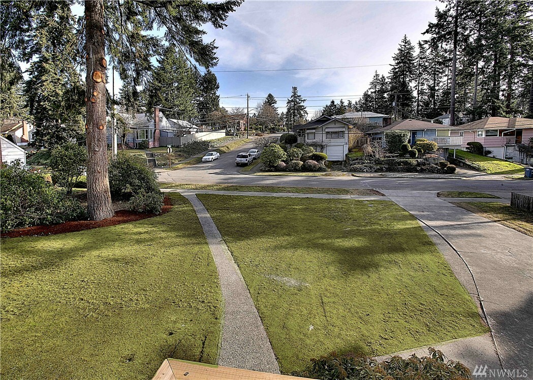 Property Photo:  366 Farallone Ave  WA 98466 