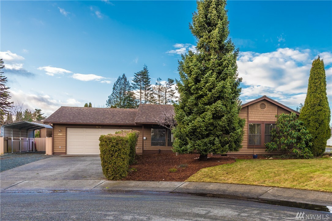 Property Photo:  4507 San Juan Ave  WA 98221 