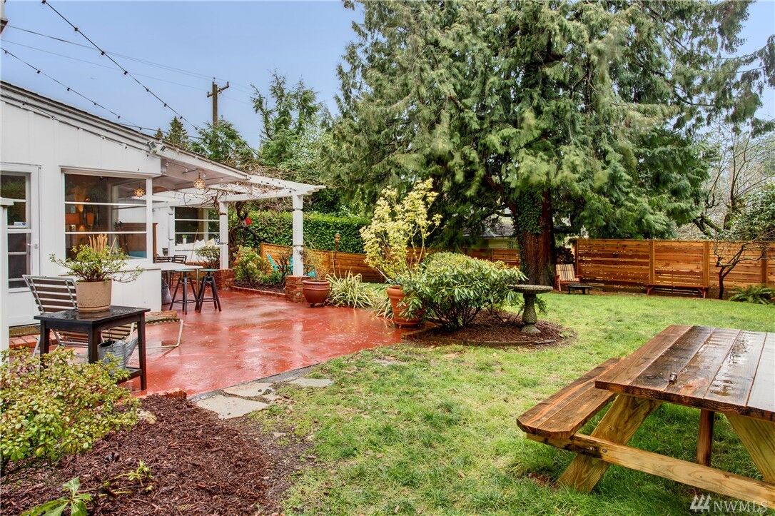 Property Photo:  2142 N 128th St  WA 98133 