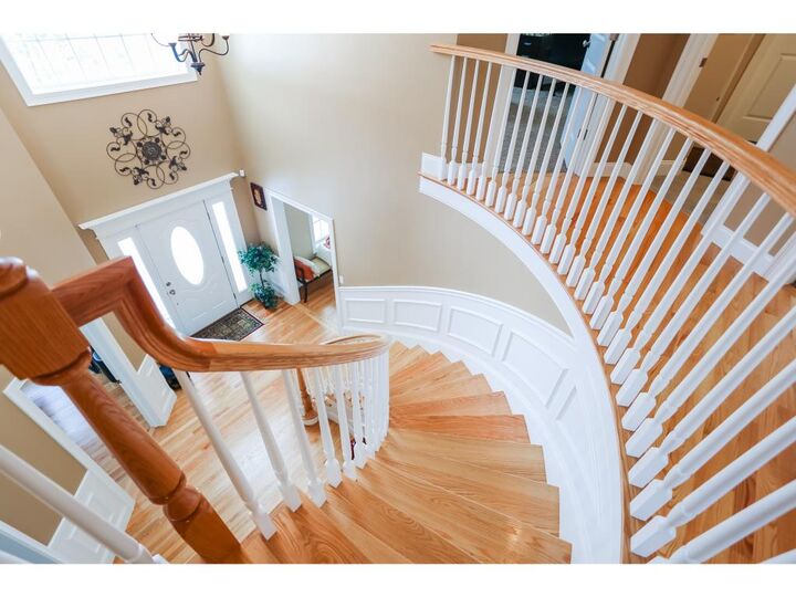 Property Photo:  68 Northland Road  NH 03087 