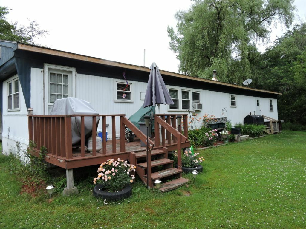 Property Photo:  122 Lower Circle  VT 05477 