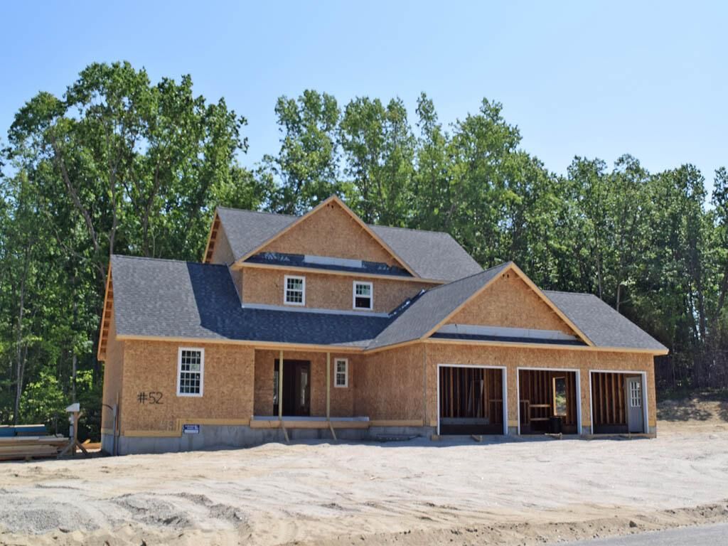 Property Photo:  52 Manter Mill  NH 03053 