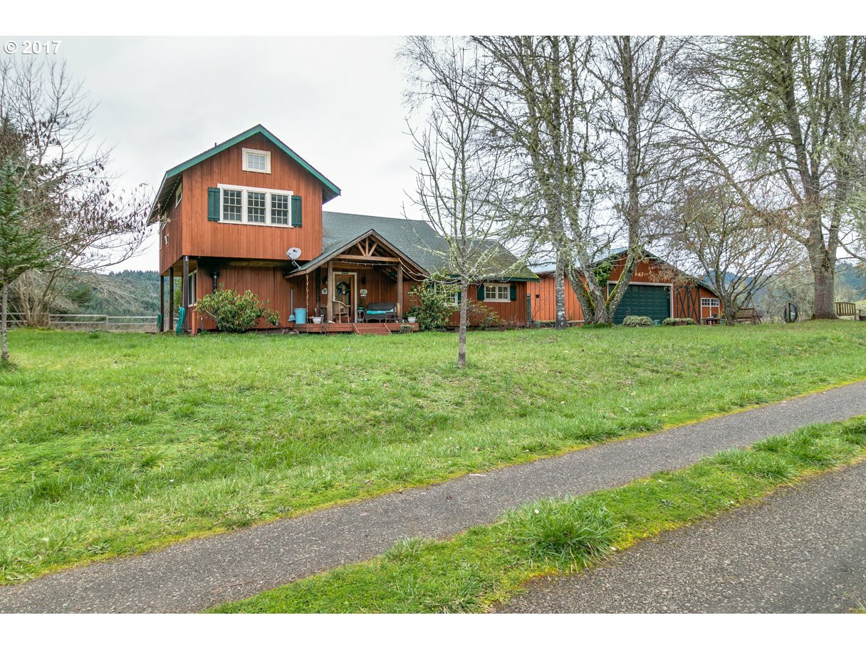 Property Photo:  682 Lazidaze Rd  OR 97435 