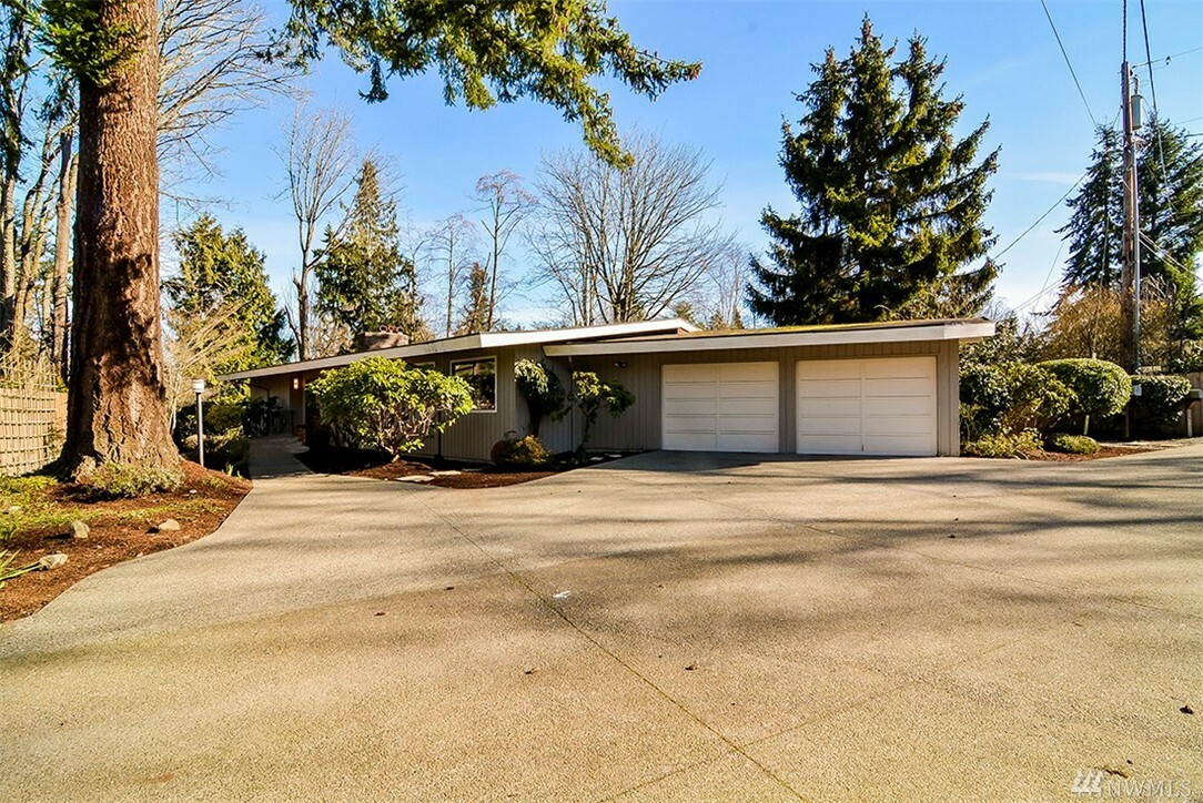 Property Photo:  3600 86th Ave SE  WA 98040 