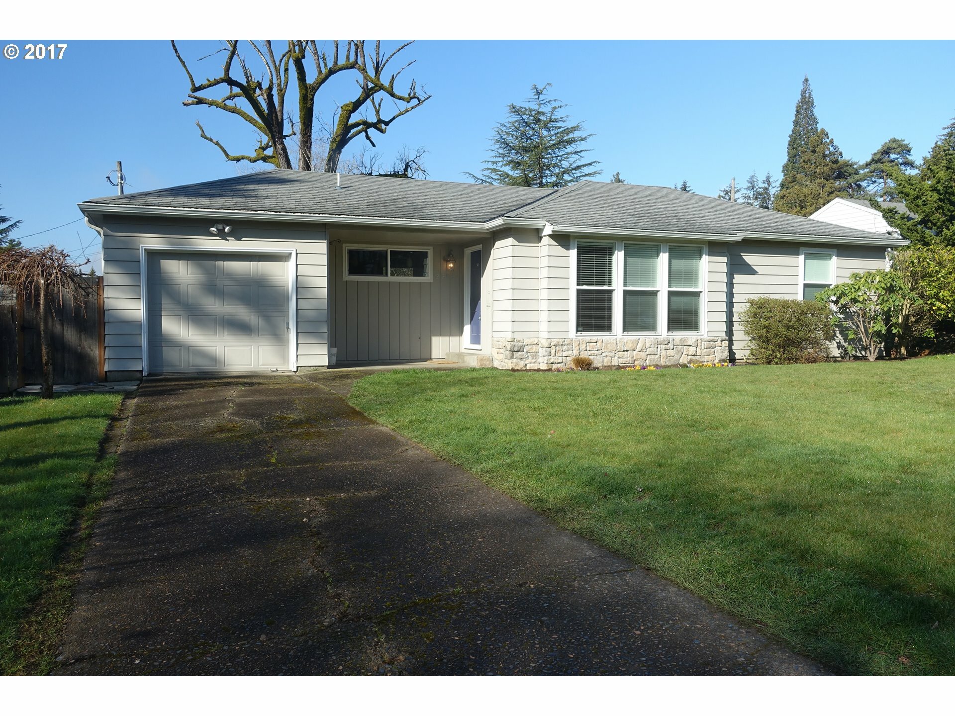 Property Photo:  2985 SW 119th Ave  OR 97005 
