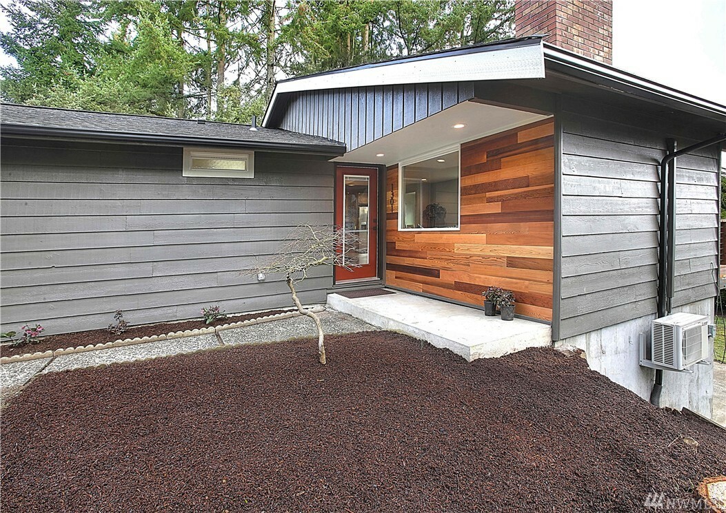 Property Photo:  1301 Buena Vista Ave  WA 98466 