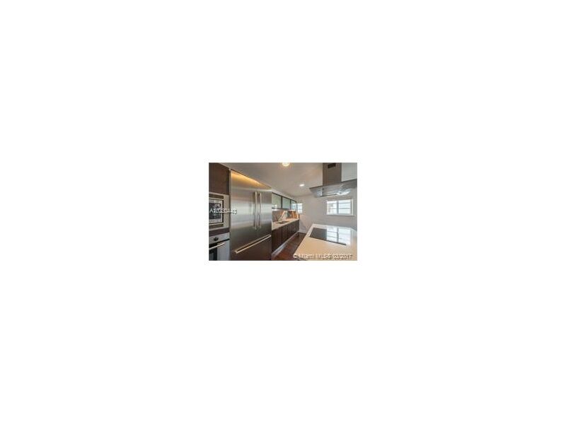Property Photo: 835 Michigan Ave 1 FL 33139