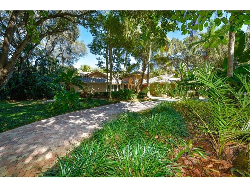 Property Photo:  1527 Peregrine Point Drive  FL 34231 