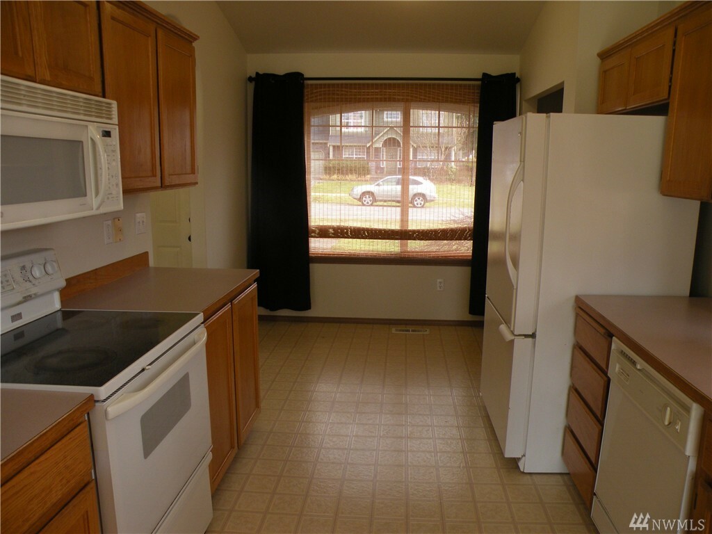 Property Photo:  16520 10th Av Ct E  WA 98387 