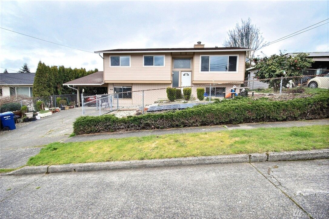 Property Photo: 4644 S Orchard St WA 98118