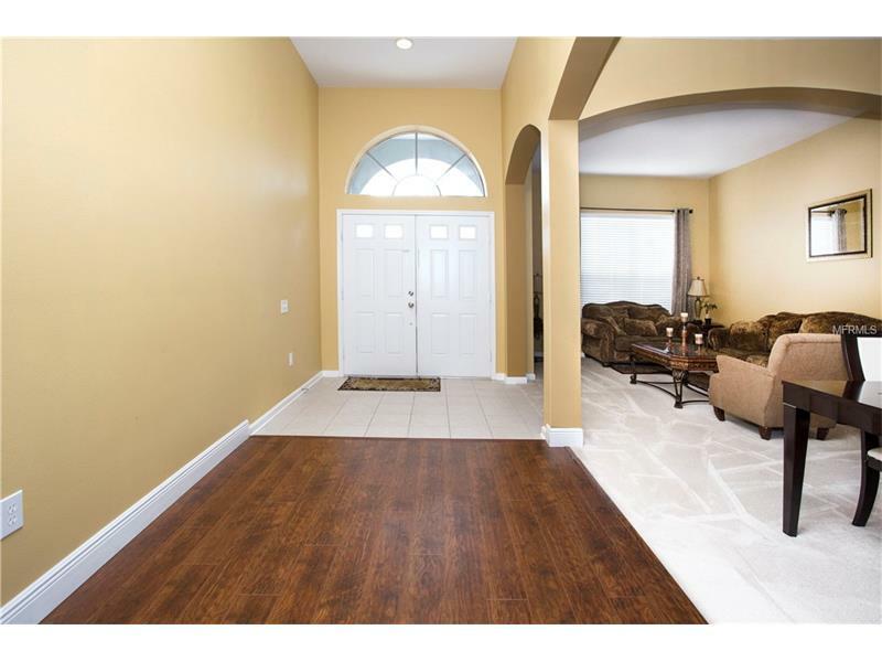 Property Photo: 2028 Heartland Circle FL 33594