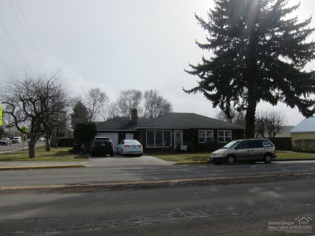 Property Photo: 235 SE C Street OR 97741