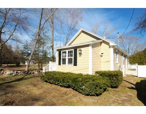 Property Photo:  1 Oak Avenue  MA 01845 