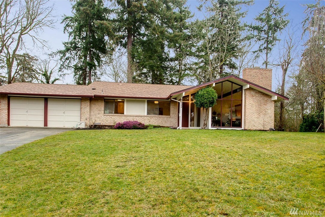 Property Photo:  8432 SE 34th Place  WA 98040 