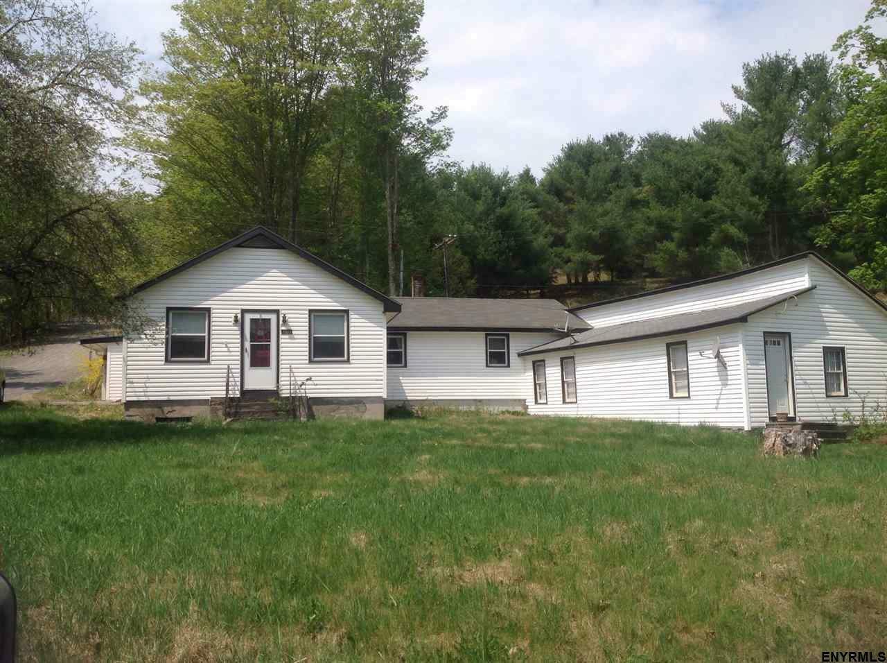 Property Photo:  1103 W Fulton Road  NY 12187 