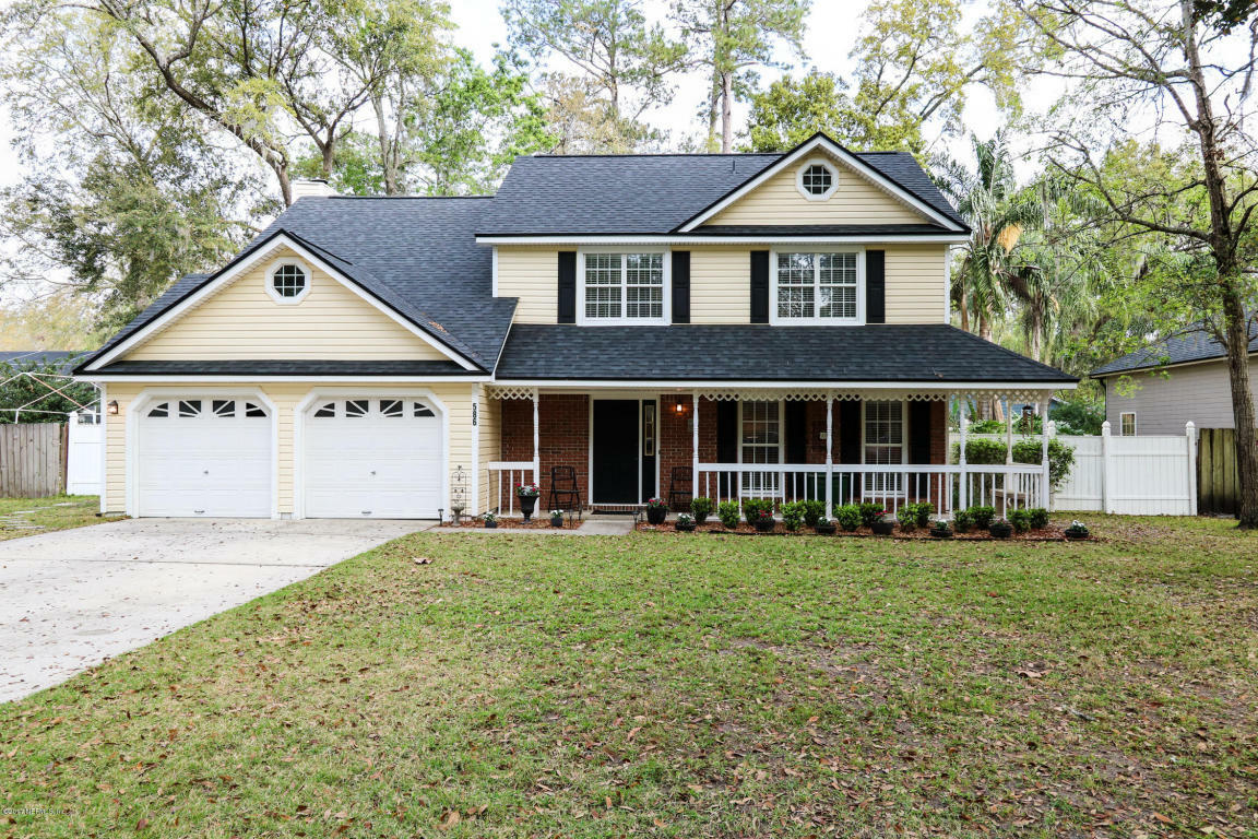 Property Photo:  586 Hibernia Oaks Drive  FL 32003 