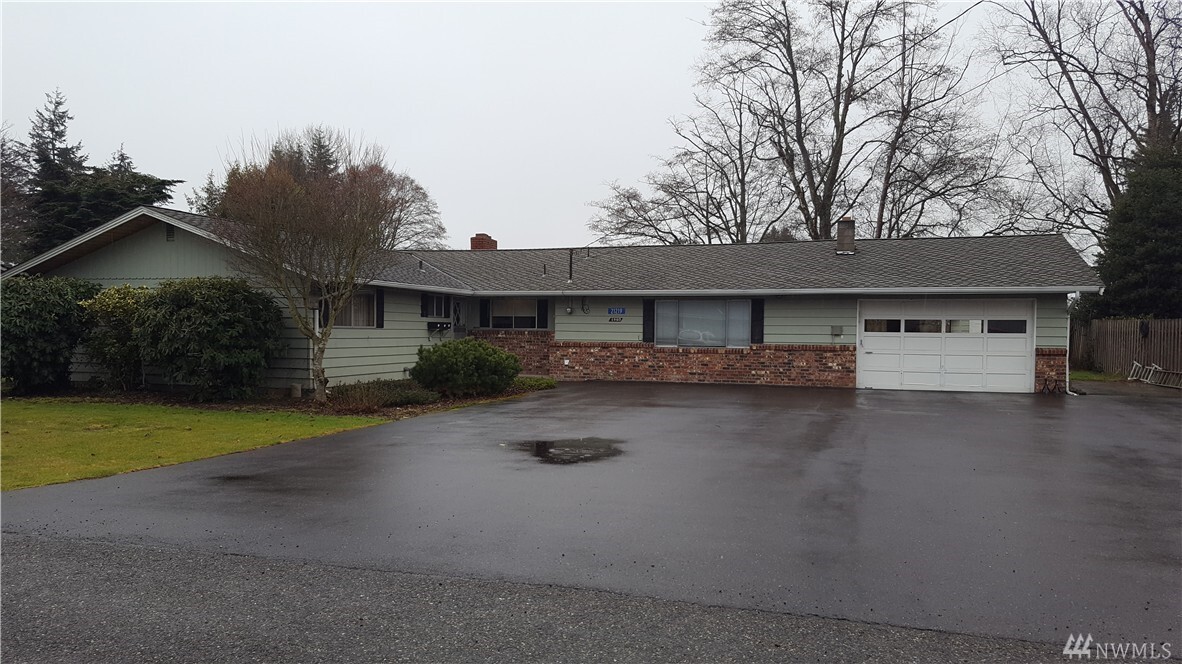 Property Photo: 21219 Plaza Dr WA 98284
