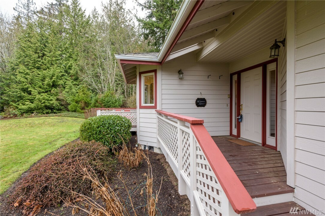 Property Photo:  2107 Creekside Cir  WA 98221 