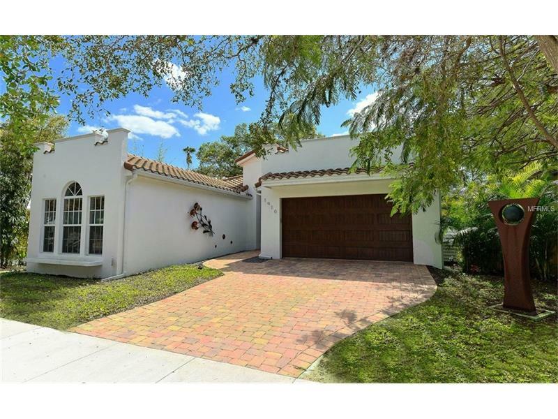 Property Photo:  1910 Laurel Street  FL 34236 