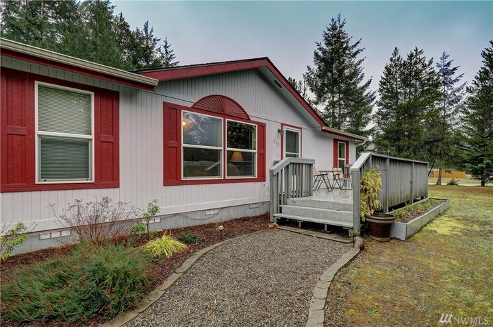 Property Photo: 272 E Island Lake Rd WA 98584