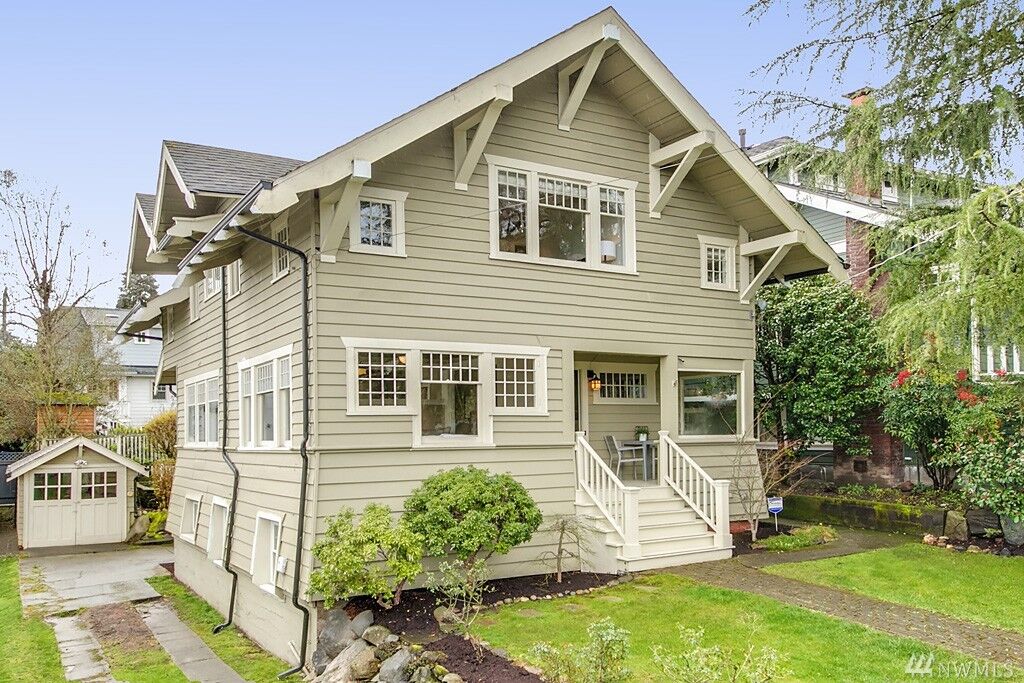 Property Photo: 2219 E Calhoun St WA 98112