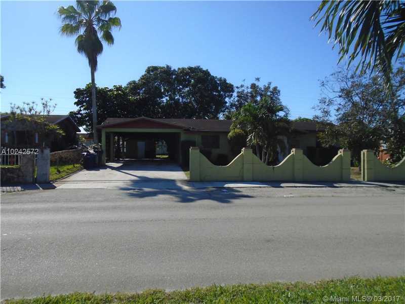 Property Photo: 3240 NW 211th St FL 33056