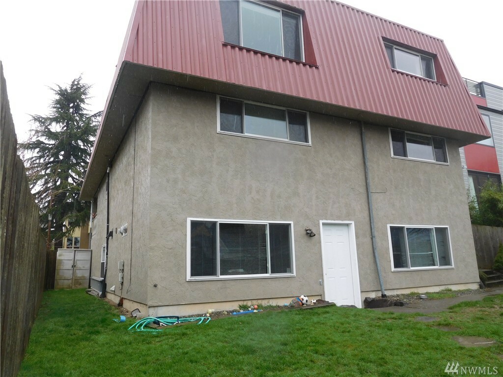 Property Photo:  2433 NW 61st St  WA 98107 