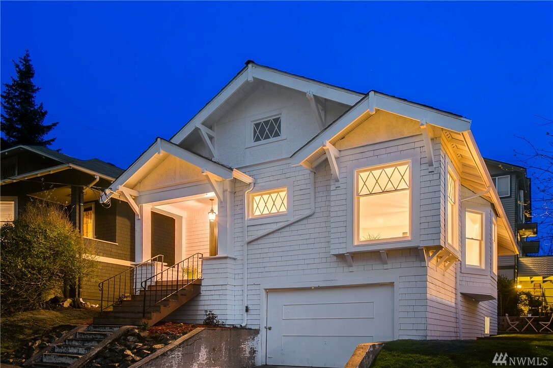 Property Photo:  3117 E Pike St  WA 98122 